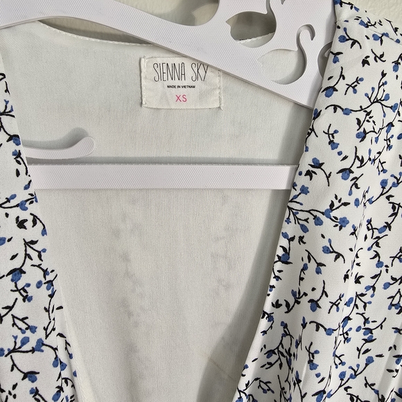 Sienna Sky Blue and White Floral Midi Dress - Picture 3 of 3